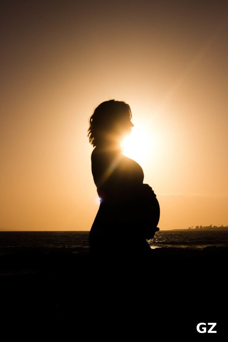 Maternity Photoshoot Ideas: 40 Stunning Bump Shots
